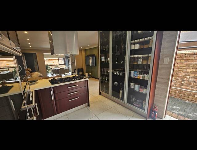 2 BEDROOM TOWNHOUSE FOR SALE IN MEYERSDAL